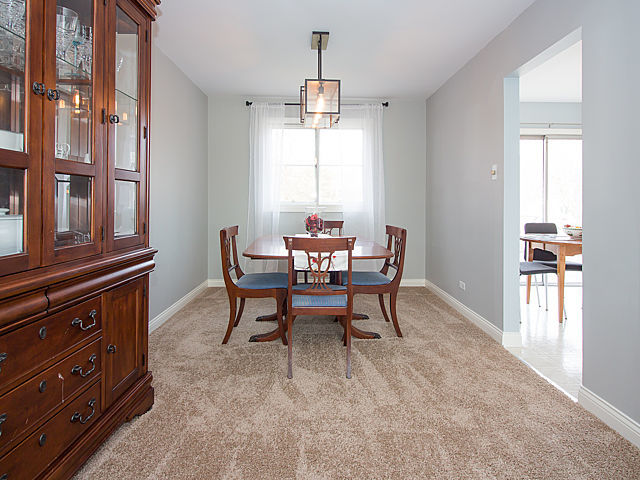 1081 Kent Ct, Wheaton, IL 60189 photo 7