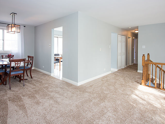 1081 Kent Ct, Wheaton, IL 60189 photo 4