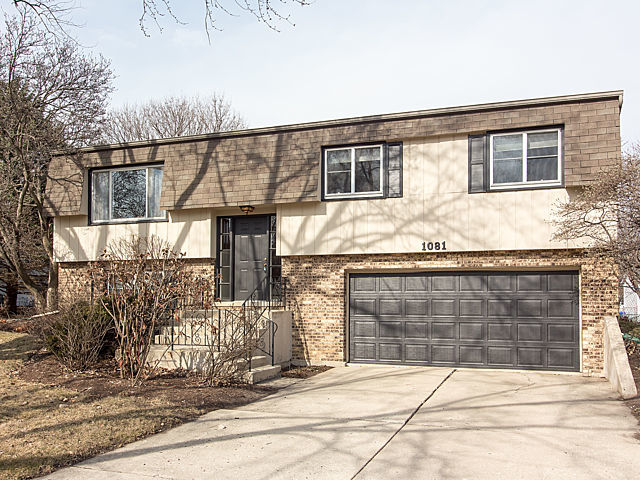 1081 Kent Ct, Wheaton, IL 60189 photo 1