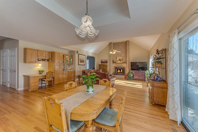 122 E Morrison Ave, Mount Prospect, IL 60056 photo 8