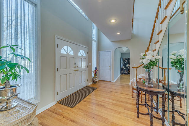 122 E Morrison Ave, Mount Prospect, IL 60056 photo 3