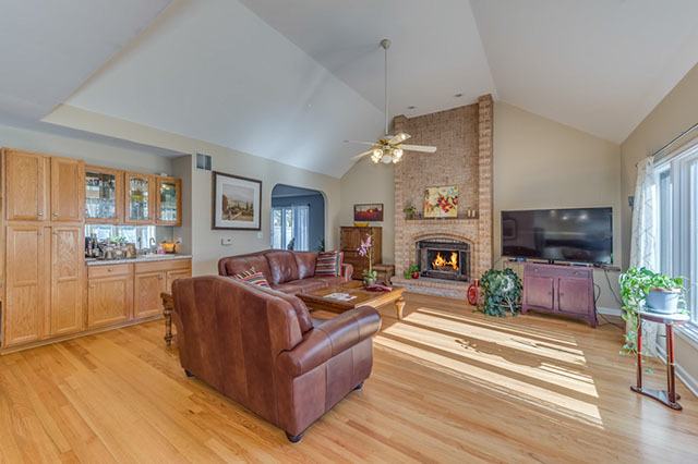 122 E Morrison Ave, Mount Prospect, IL 60056 photo 6
