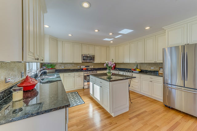 122 E Morrison Ave, Mount Prospect, IL 60056 photo 12