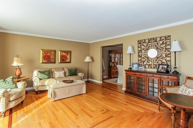 143 Williamsburg Dr, Bartlett, IL 60103 photo 3