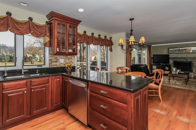 143 Williamsburg Dr, Bartlett, IL 60103 photo 9