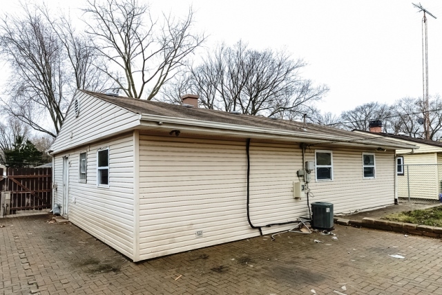 740 S Dennis Rd, Wheeling, IL 60090 photo 22