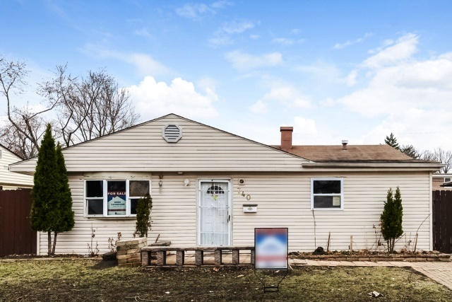 740 S Dennis Rd, Wheeling, IL 60090 photo 2