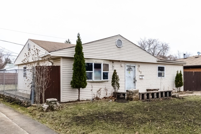 740 S Dennis Rd, Wheeling, IL 60090 photo 4