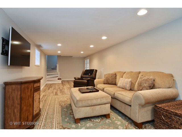 10129 S Artesian Ave, Chicago, IL 60655 photo 5