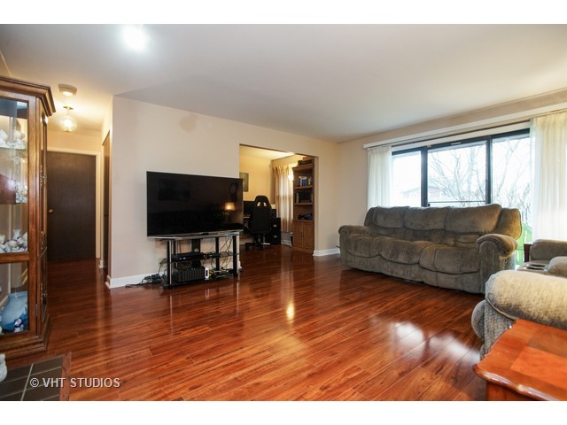 4730 Calvert Dr #A1, Rolling Meadows, IL 60008 photo 2