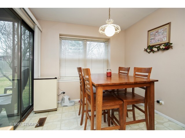 4730 Calvert Dr #A1, Rolling Meadows, IL 60008 photo 4