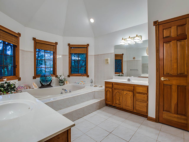 958 La Costa Ave, Bartlett, IL 60103 photo 9