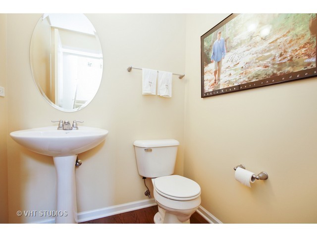 1240 Willow Ave, Des Plaines, IL 60016 photo 11
