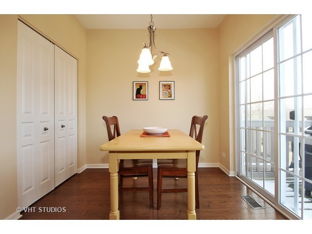 1240 Willow Ave, Des Plaines, IL 60016 photo 6