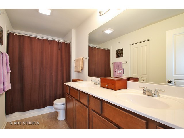 1240 Willow Ave, Des Plaines, IL 60016 photo 13