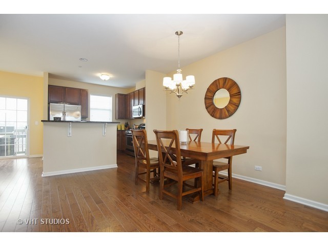 1240 Willow Ave, Des Plaines, IL 60016 photo 9