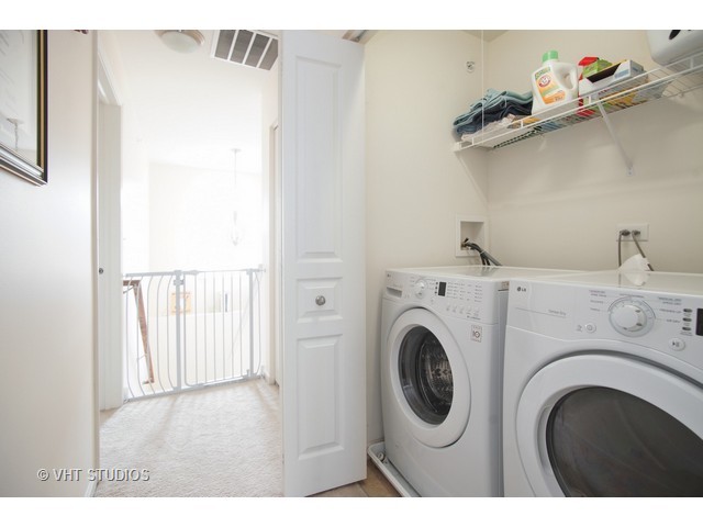 1240 Willow Ave, Des Plaines, IL 60016 photo 16