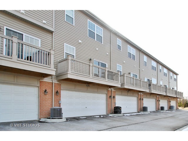1240 Willow Ave, Des Plaines, IL 60016 photo 20