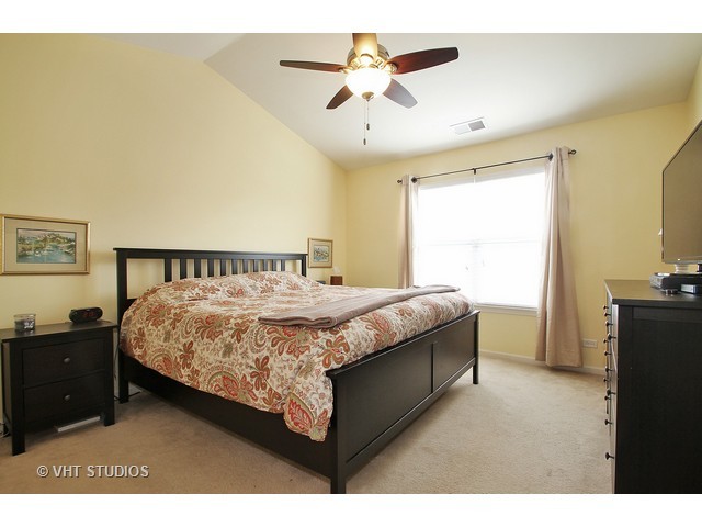 1240 Willow Ave, Des Plaines, IL 60016 photo 12