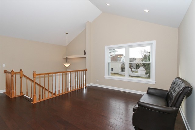 489 Harvard Ln, Bartlett, IL 60103 photo 2