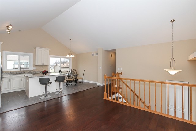 489 Harvard Ln, Bartlett, IL 60103 photo 9