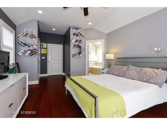 4035 W Patterson Ave, Chicago, IL 60641 photo 11