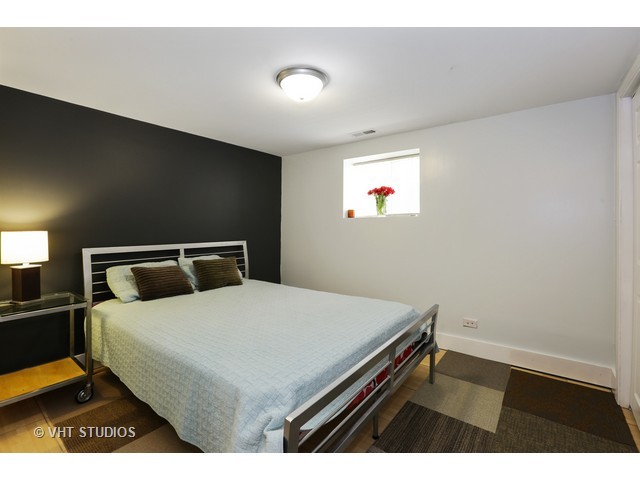 4035 W Patterson Ave, Chicago, IL 60641 photo 14