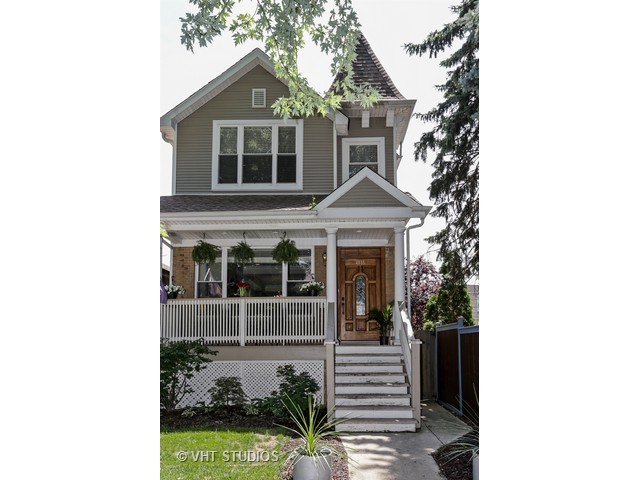 4035 W Patterson Ave, Chicago, IL 60641 photo 1