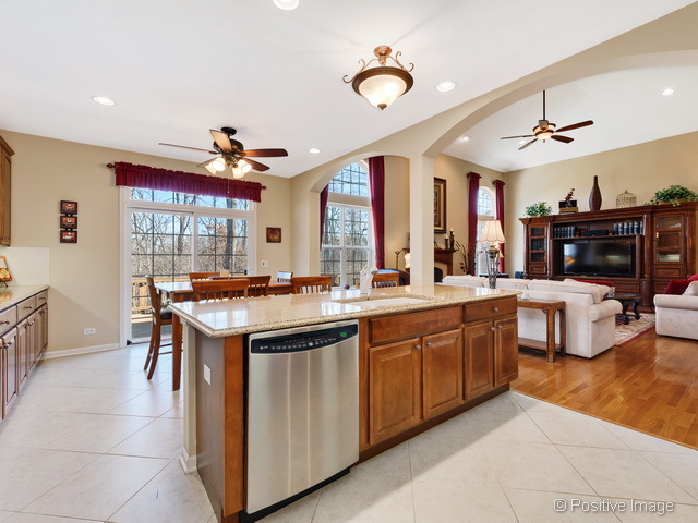 133 Regency Dr, Bartlett, IL 60103 photo 6