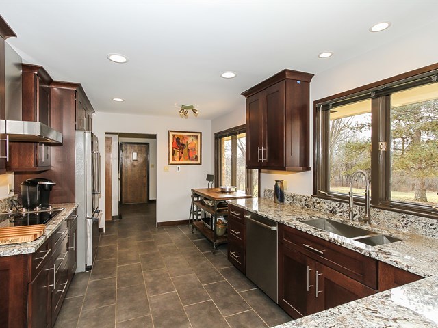 349 Old Sutton Rd, Barrington, IL 60010 photo 8