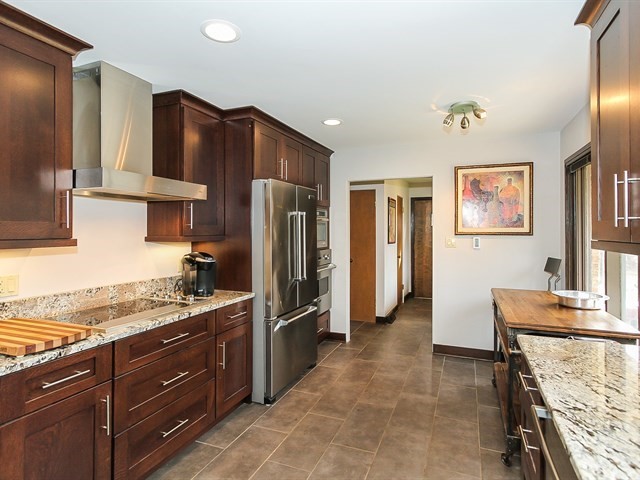 349 Old Sutton Rd, Barrington, IL 60010 photo 9