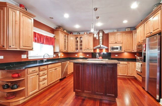 836 Walter Ave, Des Plaines, IL 60016 photo 4