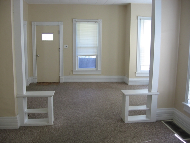 523 Chambers St, Ottawa, IL 61350 photo 7