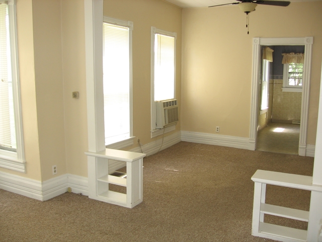 523 Chambers St, Ottawa, IL 61350 photo 8