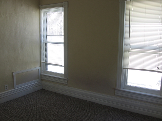 523 Chambers St, Ottawa, IL 61350 photo 10