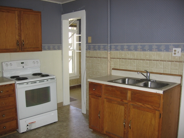 523 Chambers St, Ottawa, IL 61350 photo 4