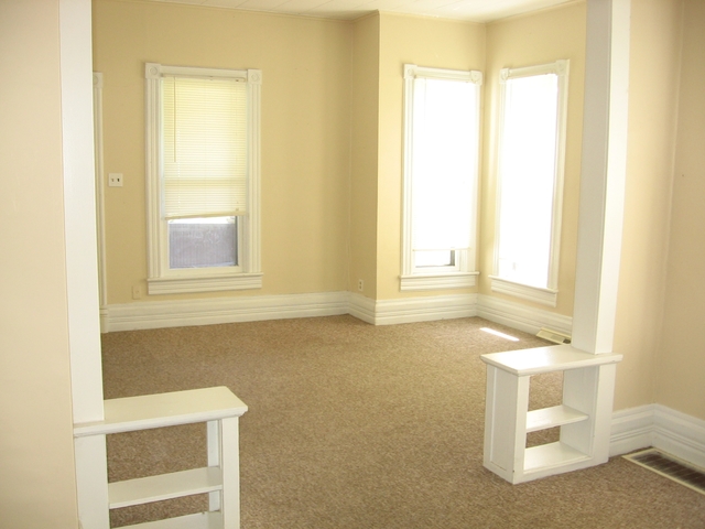 523 Chambers St, Ottawa, IL 61350 photo 6