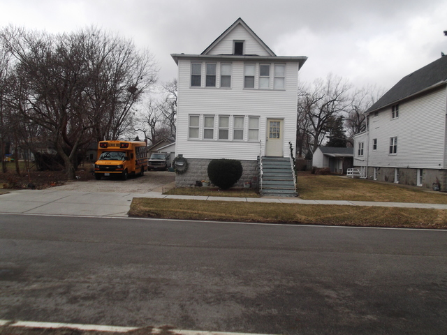 1980 Pine St, Des Plaines, IL 60018 photo 2