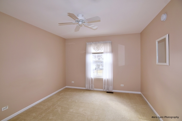 1696 Seaton Ln, Elgin, IL 60123 photo 12