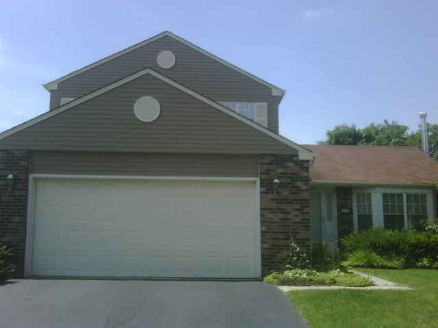 920 Fieldside Ln, Aurora, IL 60504 photo 2