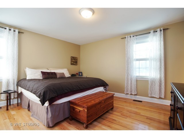 408 Ardmore Rd, Des Plaines, IL 60016 photo 10