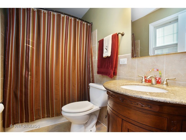 408 Ardmore Rd, Des Plaines, IL 60016 photo 15