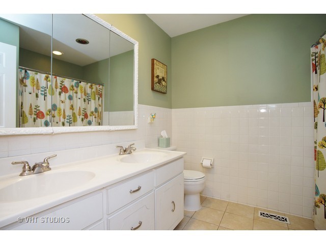 408 Ardmore Rd, Des Plaines, IL 60016 photo 13