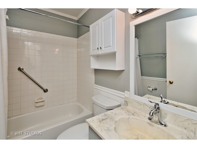 641 Williams Ct, Gurnee, IL 60031 photo 8