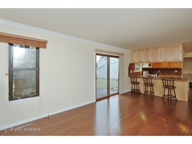 641 Williams Ct, Gurnee, IL 60031 photo 4