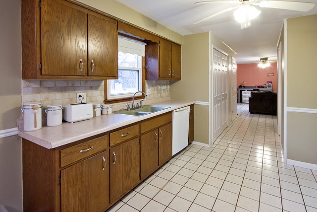 1409 N Erickson Dr, Kankakee, IL 60901 photo 4