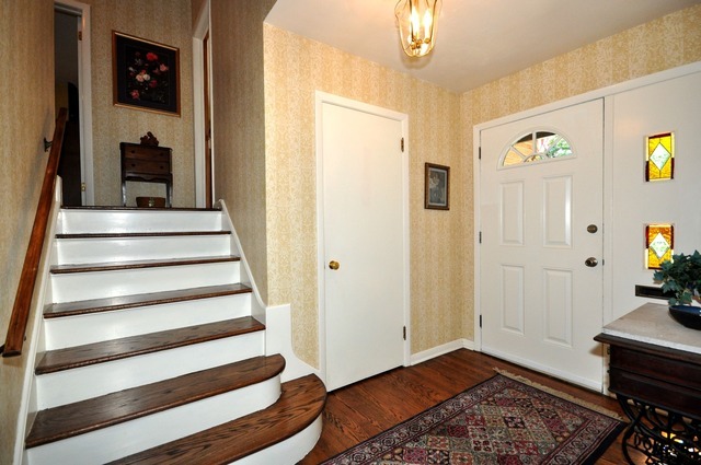 325 Nuttall Rd, Riverside, IL 60546 photo 2
