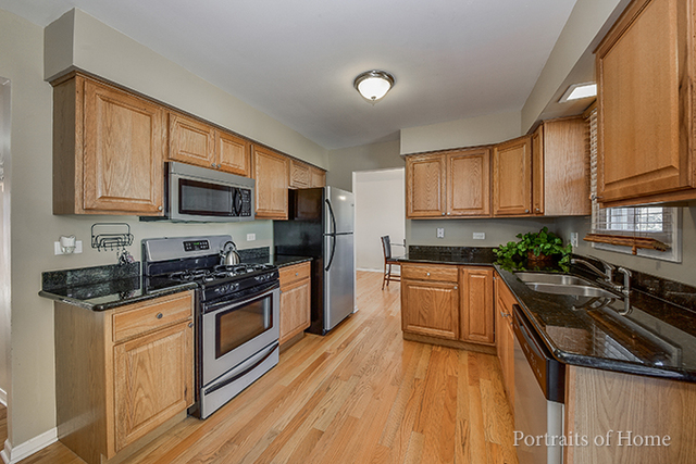 562 Willow Rd, Matteson, IL 60443 photo 4