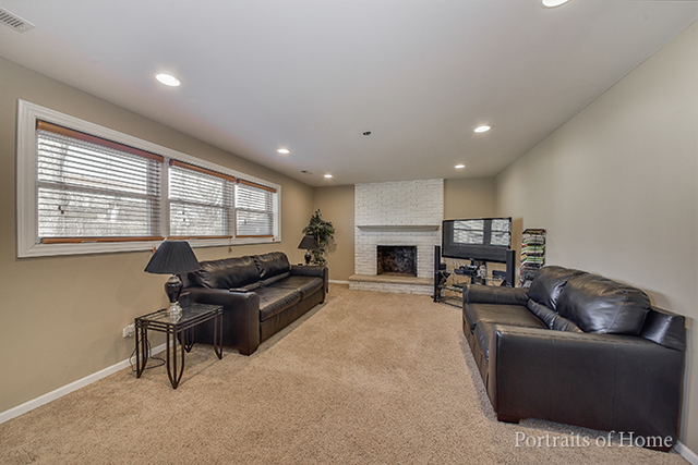 562 Willow Rd, Matteson, IL 60443 photo 11