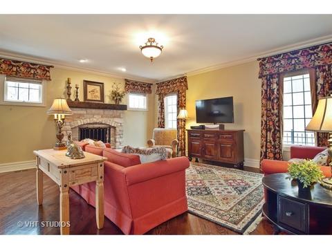 609 N Eagle St, Naperville, IL 60563 photo 6